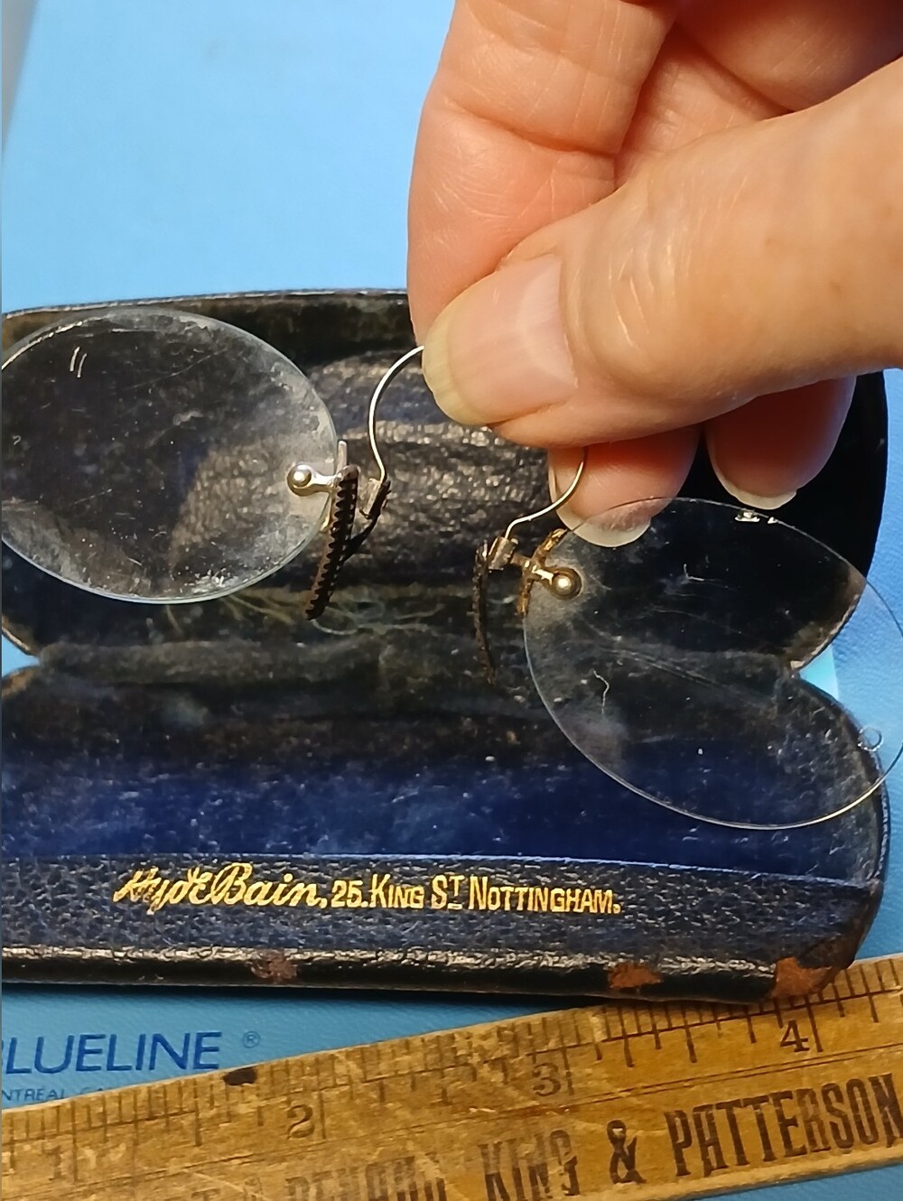 Antique pince nez Spectales and Case - Picture 3 of 9
